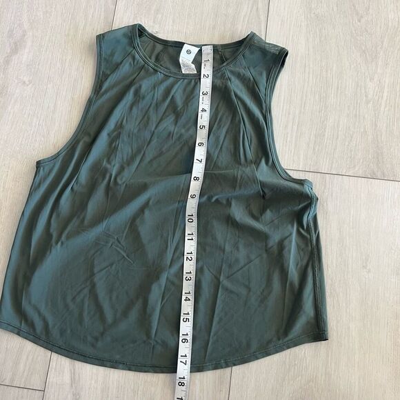 Lululemon women’s top size 2 - Picture 3 of 6
